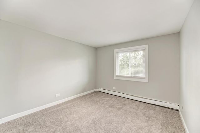 2440 Waterbury Drive 305, Woodridge, IL 60517