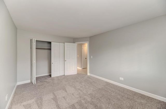 2440 Waterbury Drive 305, Woodridge, IL 60517