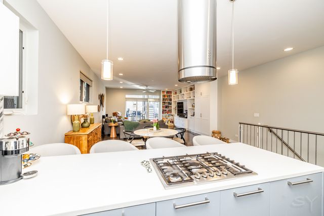 875 N Marshfield Avenue 1, Chicago, IL 60622