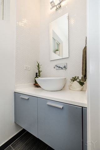 875 N Marshfield Avenue 1, Chicago, IL 60622