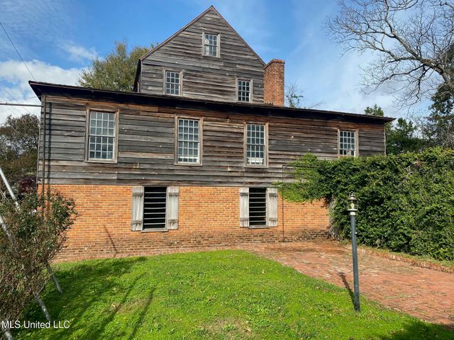 613 Jefferson Street, Natchez, MS 39120