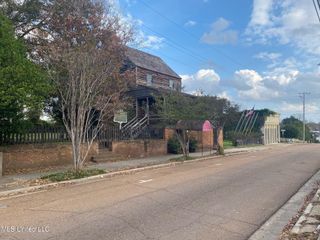 613 Jefferson Street, Natchez, MS 39120