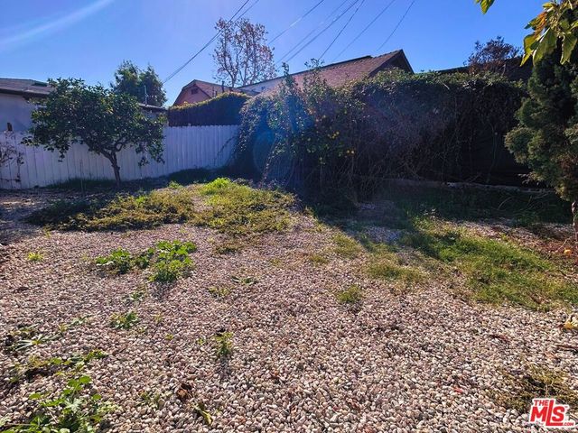 1109 N Chester Avenue, Inglewood, CA 90302