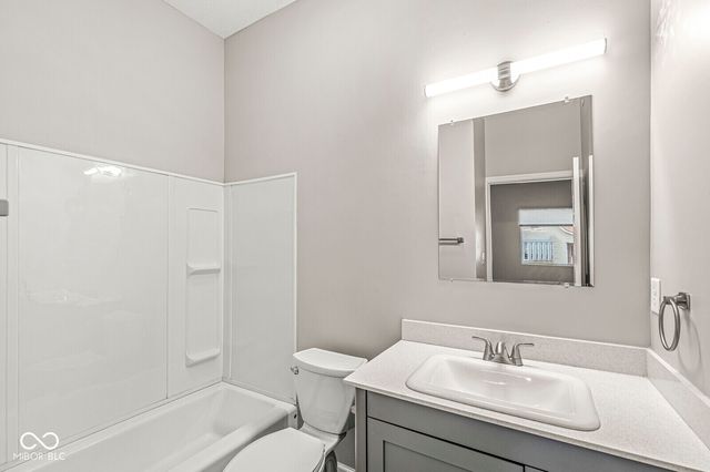 2345 N Kenwood Avenue B, Indianapolis, IN 46208