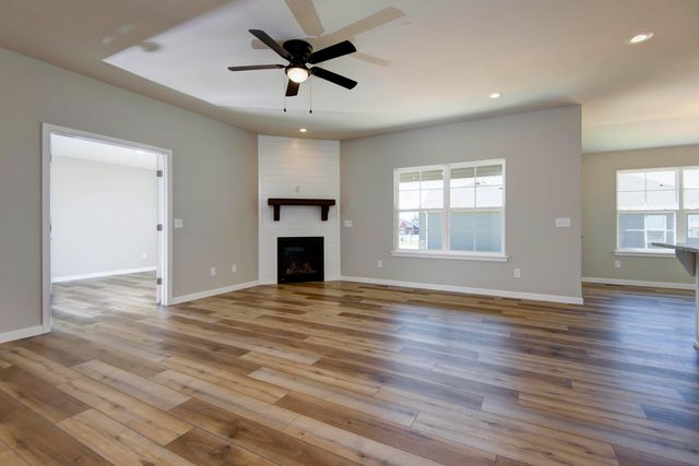 827 S Ridgemont Drive Lot 211, Nixa, MO 65714