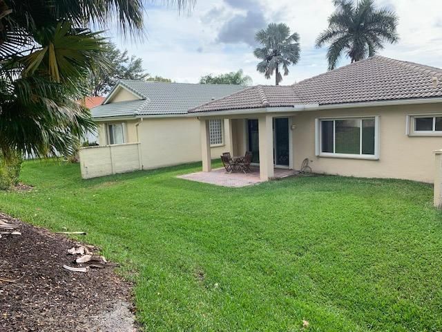 8010 Bellafiore Way, Boynton Beach, FL 33473