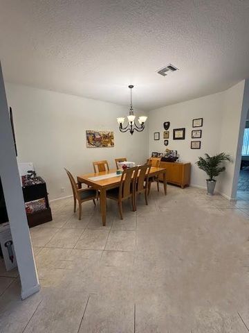 8010 Bellafiore Way, Boynton Beach, FL 33473