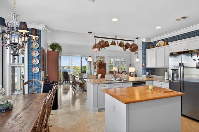 3950 N Flagler Drive 401, West Palm Beach, FL 33407