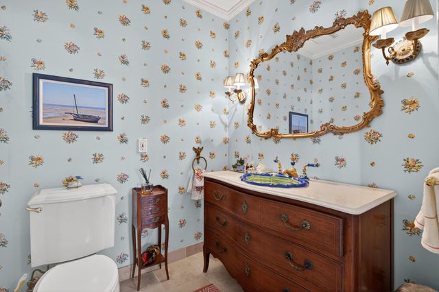 3950 N Flagler Drive 401, West Palm Beach, FL 33407