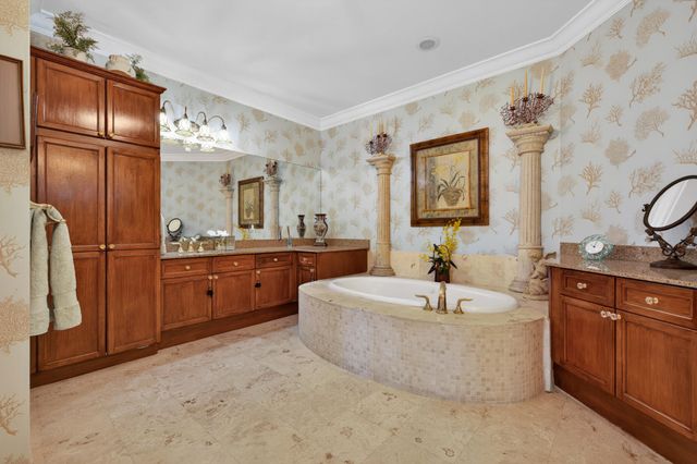 3950 N Flagler Drive 401, West Palm Beach, FL 33407