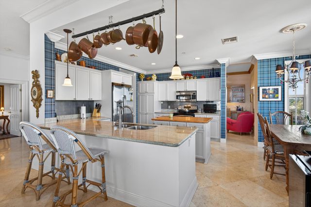 3950 N Flagler Drive 401, West Palm Beach, FL 33407