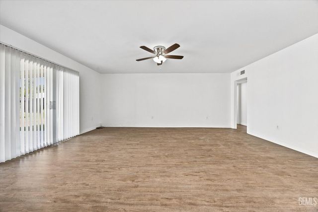 109 Blanding Court, Bakersfield, CA 93309