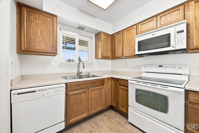 109 Blanding Court, Bakersfield, CA 93309