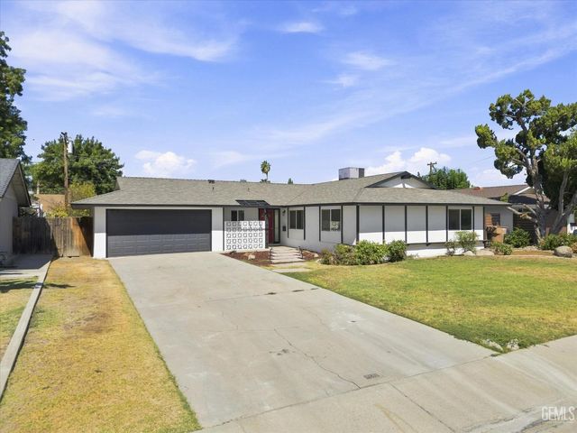 109 Blanding Court, Bakersfield, CA 93309