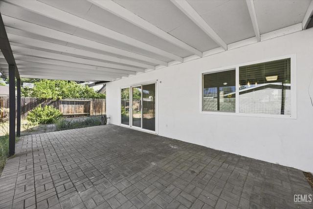 109 Blanding Court, Bakersfield, CA 93309