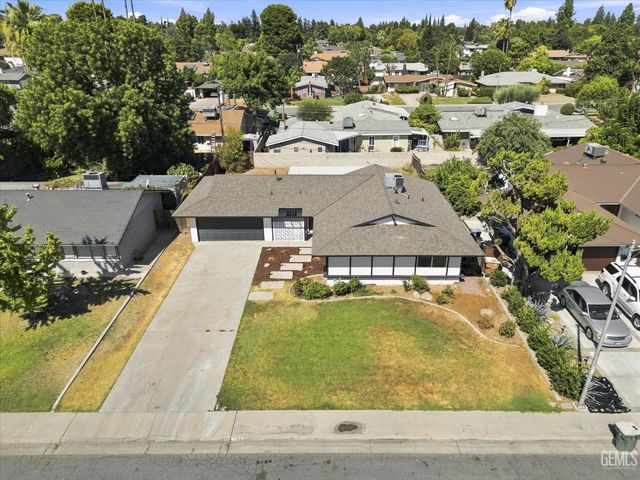 109 Blanding Court, Bakersfield, CA 93309