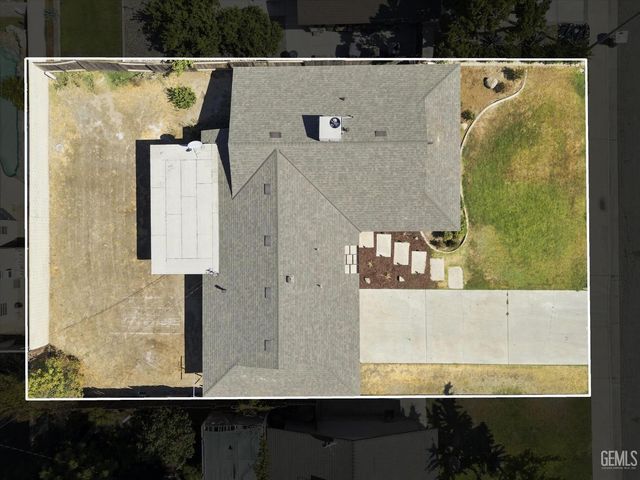 109 Blanding Court, Bakersfield, CA 93309