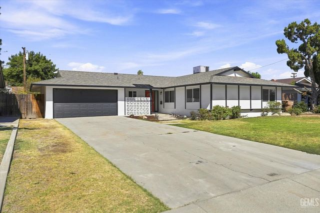109 Blanding Court, Bakersfield, CA 93309