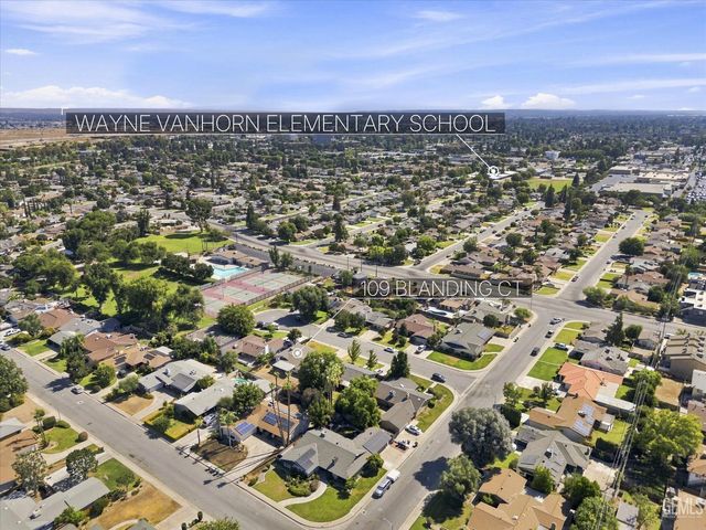109 Blanding Court, Bakersfield, CA 93309