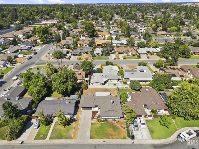 109 Blanding Court, Bakersfield, CA 93309