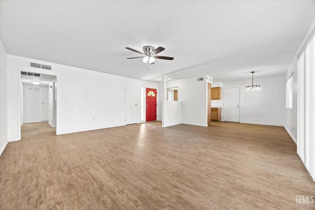 109 Blanding Court, Bakersfield, CA 93309