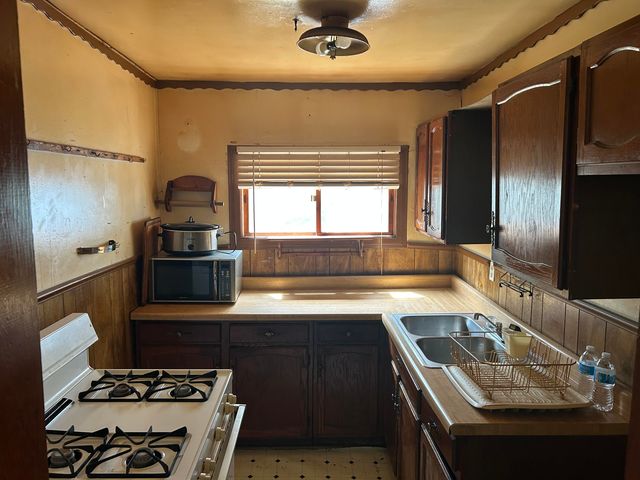 2718 Hickory Street, Portage, IN 46368