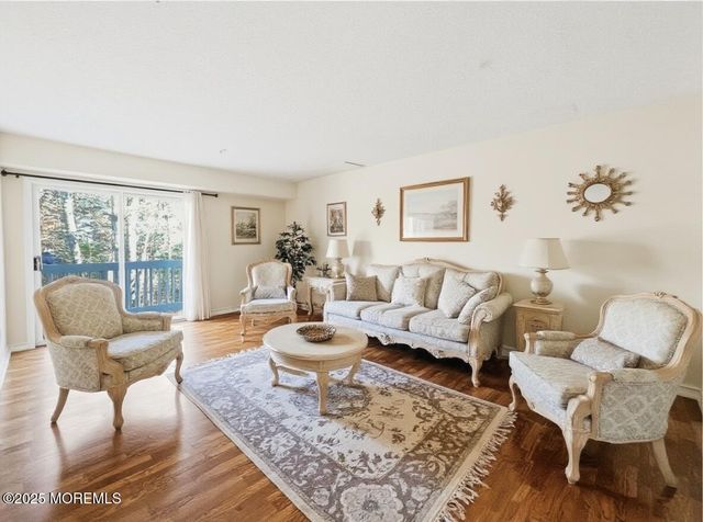 4510 Norma Place, Toms River, NJ 08755