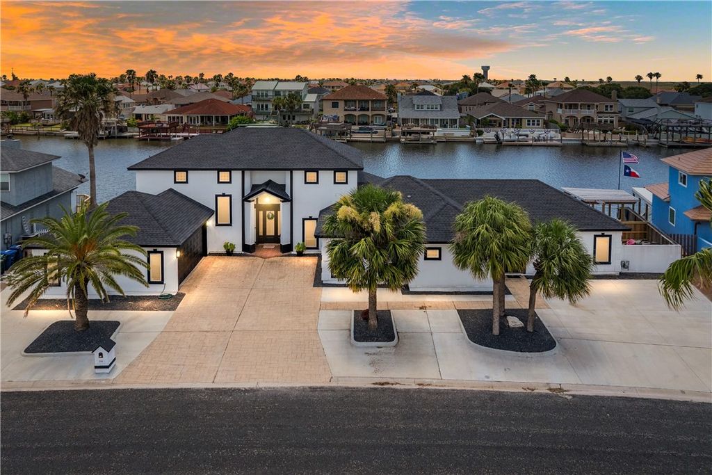 13741 Cayo Cantiles St, Corpus Christi, TX 78418