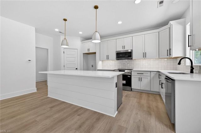 1631 Colonial AVE, Smithfield, VA 23430