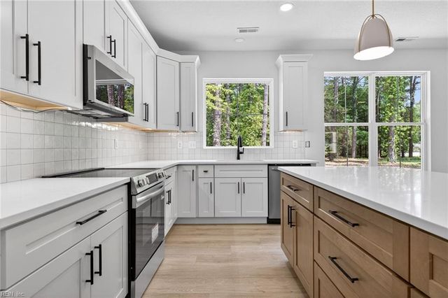 1631 Colonial AVE, Smithfield, VA 23430