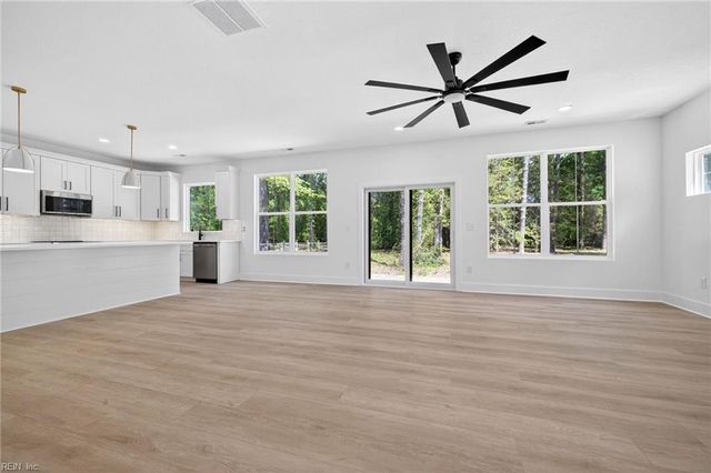 1631 Colonial AVE, Smithfield, VA 23430