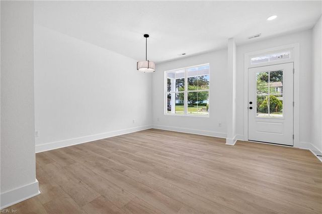 1631 Colonial AVE, Smithfield, VA 23430
