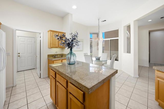 78337 Grape Arbor Avenue, Palm Desert, CA 92211