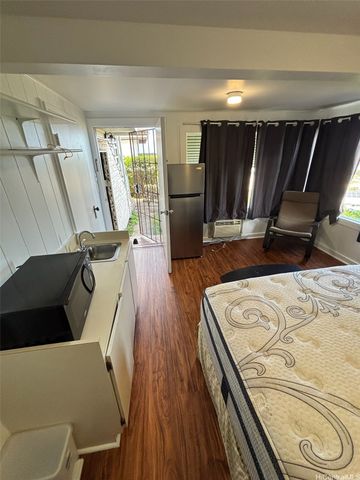1541 Alencastre Street A, Honolulu, HI 96816