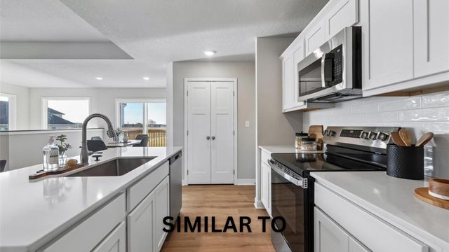 218 Canyon Drive, Norwalk, IA 50211
