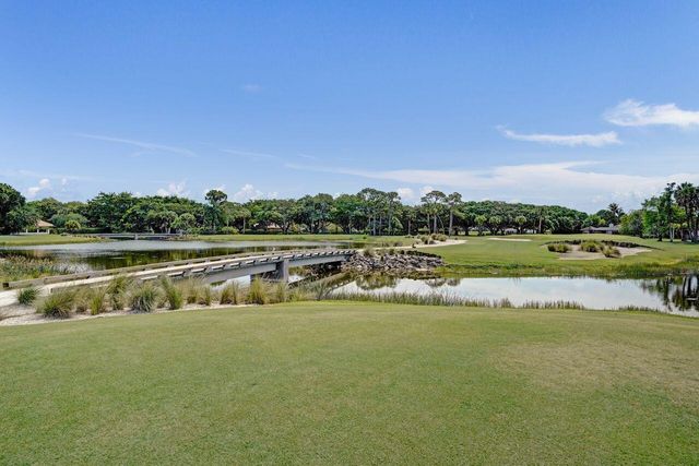 7 Marlwood Lane, Palm Beach Gardens, FL 33418