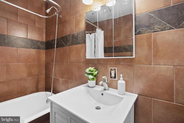 1678 MONTELLO AVE NE, Washington, DC 20002