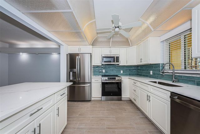 4700 COVE CIRCLE 110, St Petersburg, FL 33708