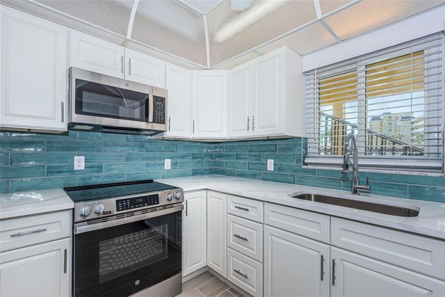 4700 COVE CIRCLE 110, St Petersburg, FL 33708