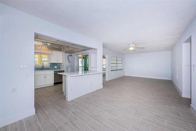 4700 COVE CIRCLE 110, St Petersburg, FL 33708