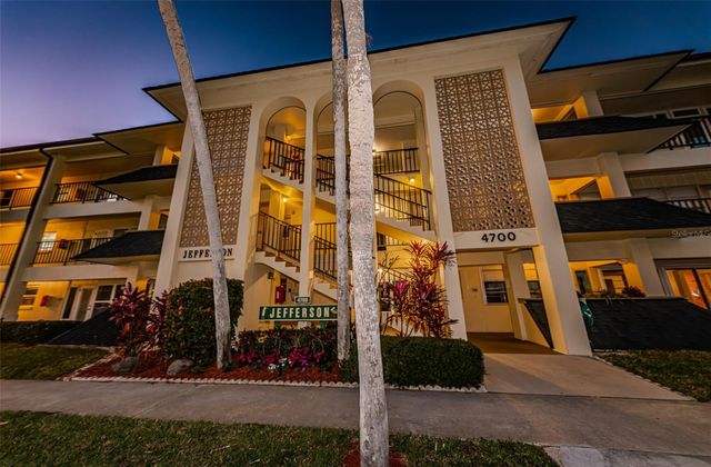 4700 COVE CIRCLE 110, St Petersburg, FL 33708
