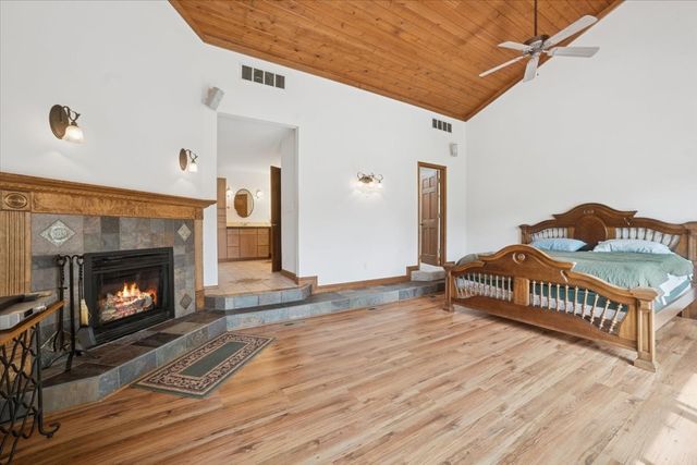 12266 North Grove Road, Sycamore, IL 60178