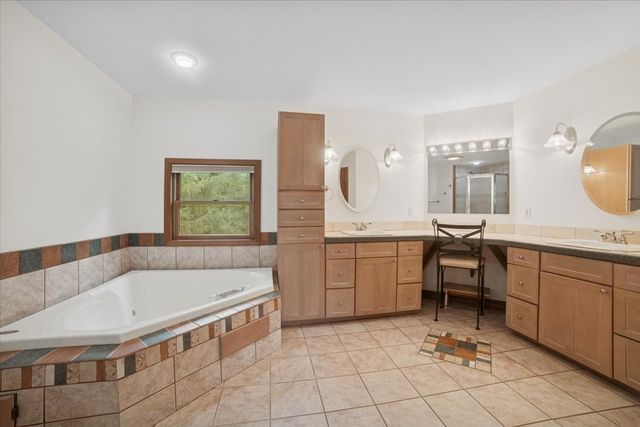 12266 North Grove Road, Sycamore, IL 60178