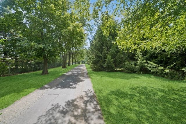 12266 North Grove Road, Sycamore, IL 60178