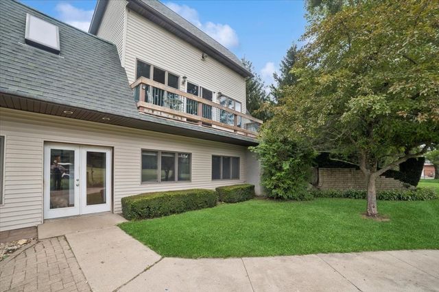 12266 North Grove Road, Sycamore, IL 60178