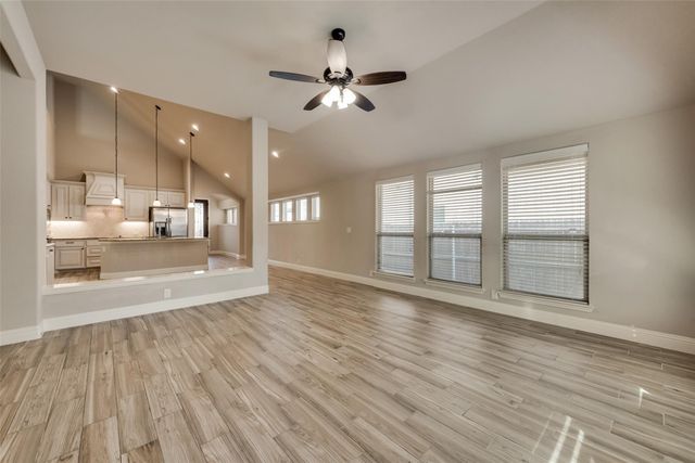 550 Lily Street, Crowley, TX 76036