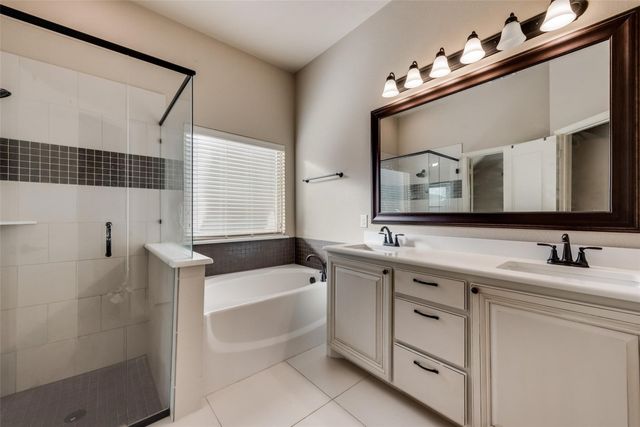 550 Lily Street, Crowley, TX 76036