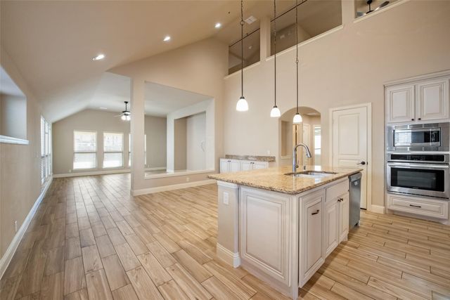 550 Lily Street, Crowley, TX 76036