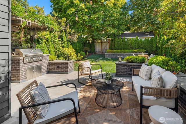 822 31st Avenue, Seattle, WA 98122