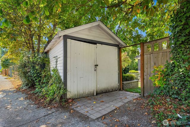 822 31st Avenue, Seattle, WA 98122